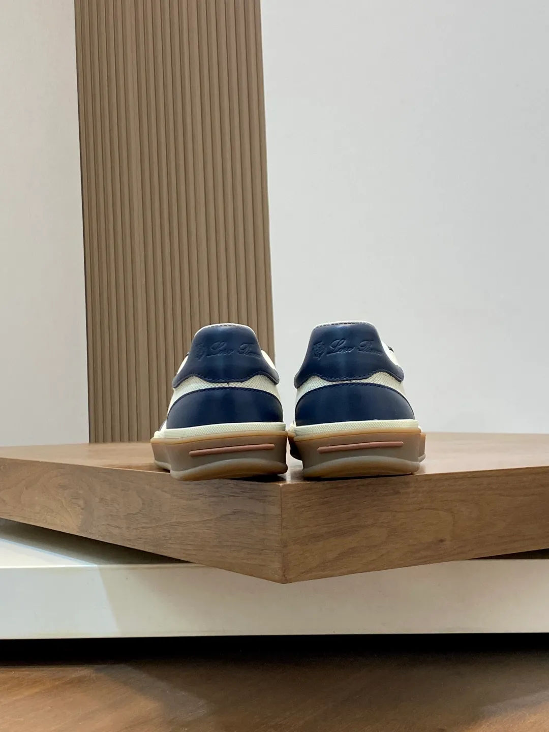 💰760 Loro Piana - Classic casual shoes, men's lace-up casual shoes and sneakers, high-quality lightweight and comfortable fabrics, suitable for outdoor leisure, the color scheme is young and energetic, and it looks great with sportswear or casual suits! Code number: 39-44 (38, 45, 46, can be customized)